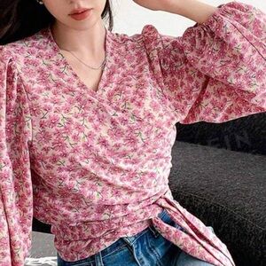 Spring Casual Short Shirt With All Over Floral Print, Back Tie And Lantern